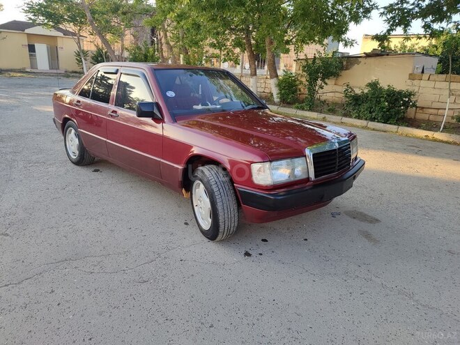 Mercedes 190 1990, 300,000 km - 1.8 l - Neftçala