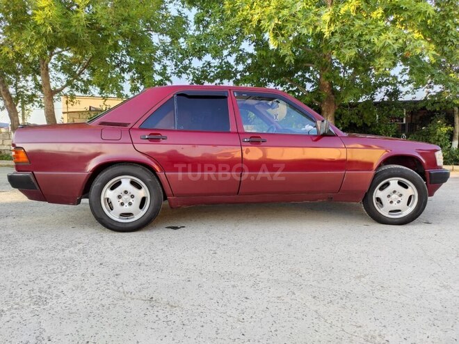 Mercedes 190 1990, 300,000 km - 1.8 l - Neftçala