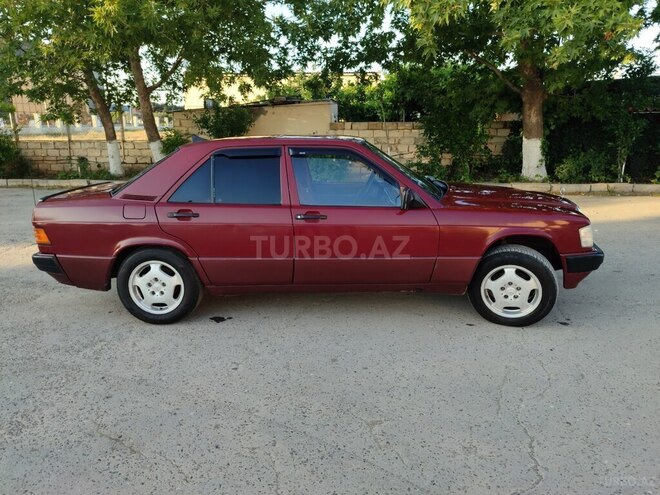 Mercedes 190 1990, 300,000 km - 1.8 l - Neftçala