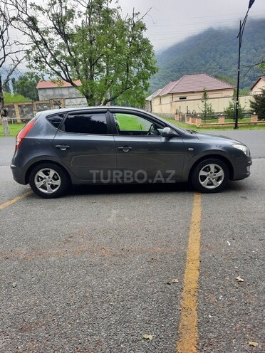 Hyundai i30 2009, 310,000 km - 1.4 l - Qax