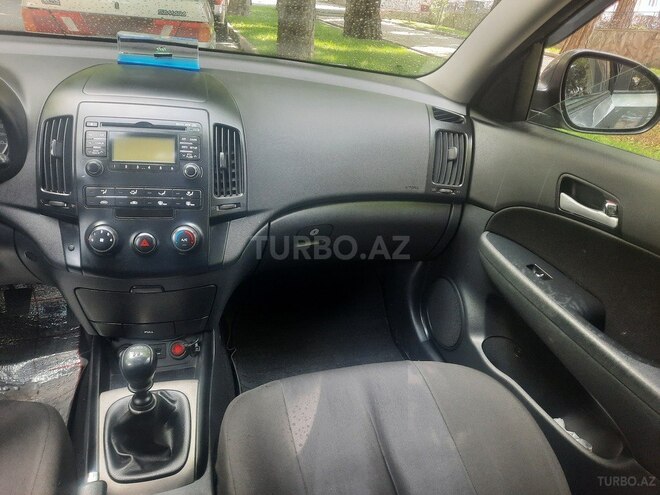 Hyundai i30 2009, 310,000 km - 1.4 l - Qax