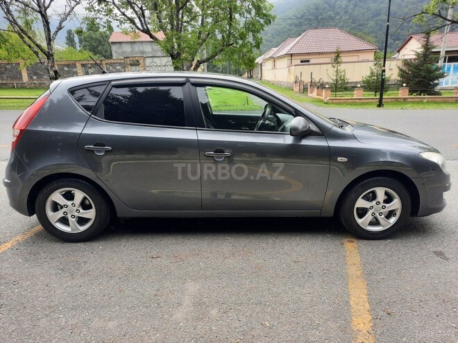 Hyundai i30 2009, 310,000 km - 1.4 l - Qax