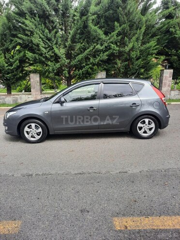 Hyundai i30 2009, 310,000 km - 1.4 l - Qax