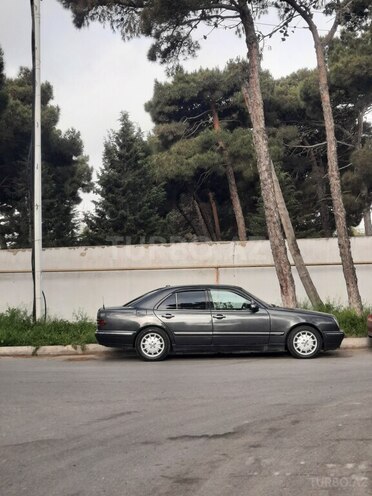 Mercedes E 270 2000, 800,000 km - 2.7 l - Bakı