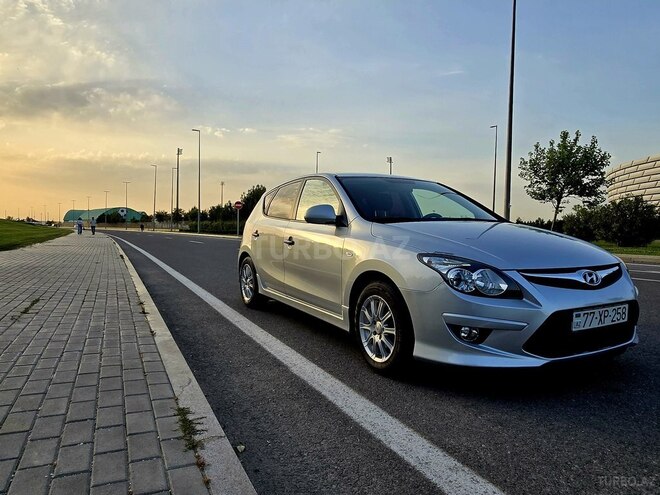 Hyundai i30 2011, 245,000 km - 1.4 l - Bakı
