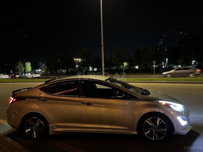 Hyundai Elantra 2015, 133,000 km - 1.8 l - Bakı