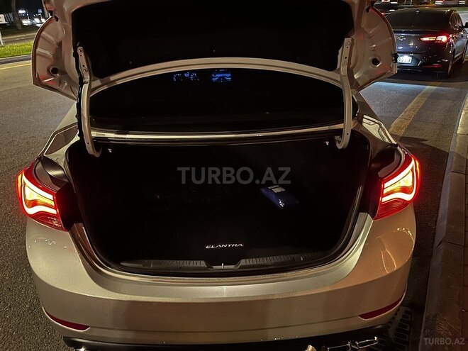 Hyundai Elantra 2015, 133,000 km - 1.8 l - Bakı