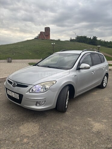 Hyundai i30 2008, 266,000 km - 1.6 l - 