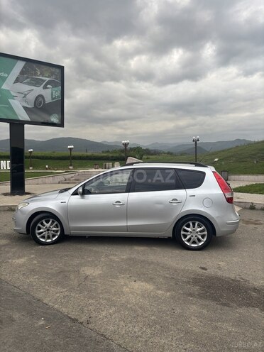 Hyundai i30 2008, 266,000 km - 1.6 l - 