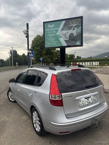Hyundai i30 2008, 266,000 km - 1.6 l - 