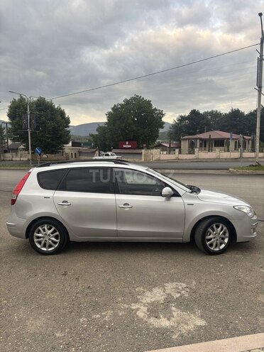 Hyundai i30 2008, 266,000 km - 1.6 l - 