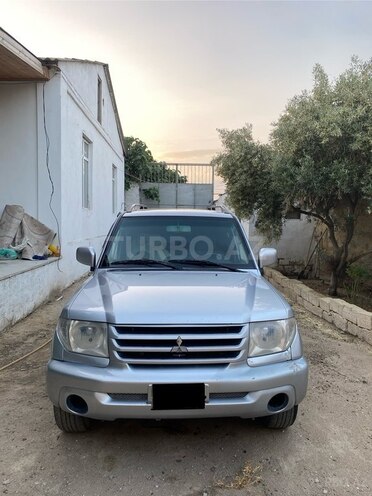 Mitsubishi Pajero io 2003, 300,000 km - 2.0 л - Bakı