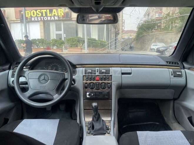 Mercedes E 230 1996, 450,000 km - 2.3 л - Bakı