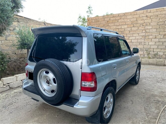 Mitsubishi Pajero io 2003, 300,000 km - 2.0 л - Bakı