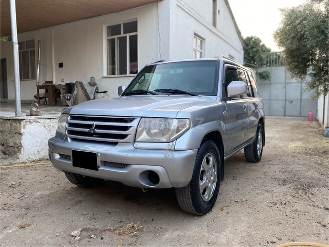 Mitsubishi Pajero io 2003, 300,000 km - 2.0 л - Bakı
