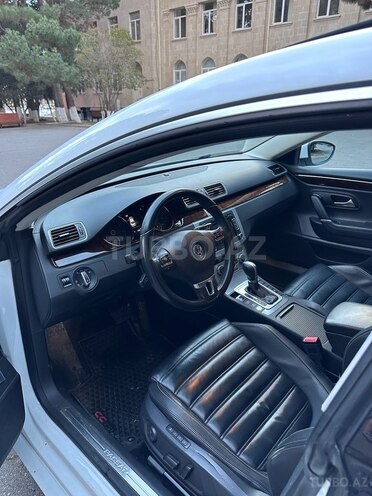 Volkswagen Passat CC-10