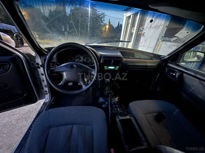 GAZ 31105 2005, 147,000 km - 2.3 l - Bakı