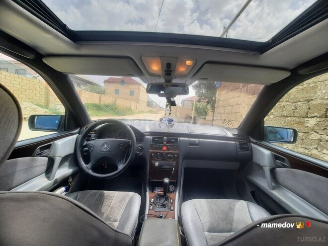 Mercedes E 230 1997, 258,000 km - 2.3 l - Bakı