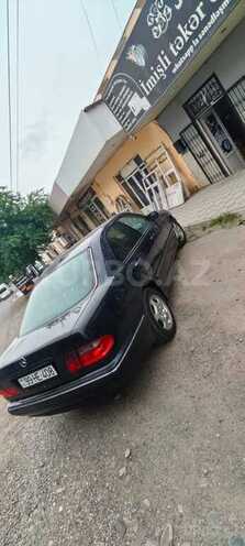 Mercedes E 220 d 2001, 299,999 km - 2.2 л - İmişli