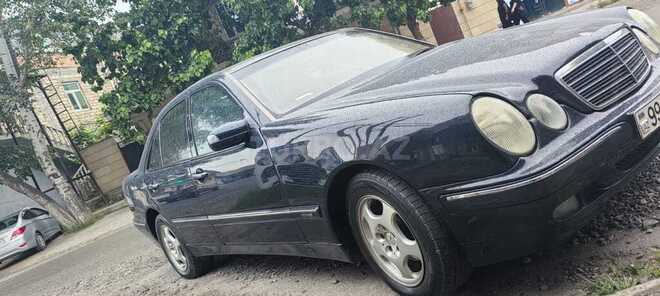 Mercedes E 220 d 2001, 299,999 km - 2.2 л - İmişli