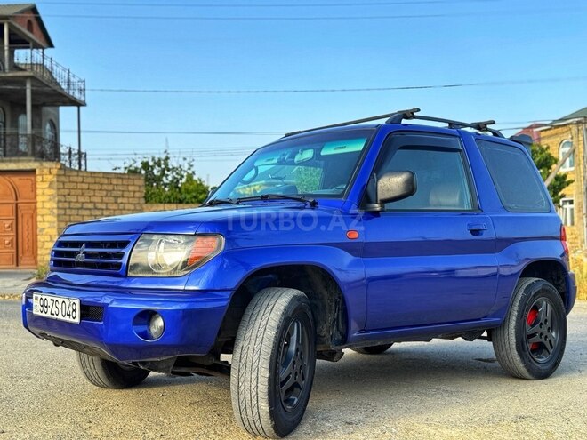 Mitsubishi Pajero io-8