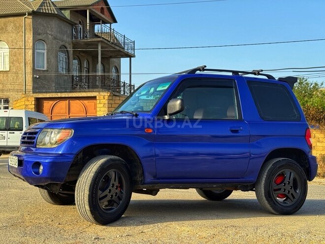 Mitsubishi Pajero io-3