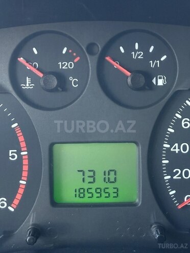 Ford Transit-13