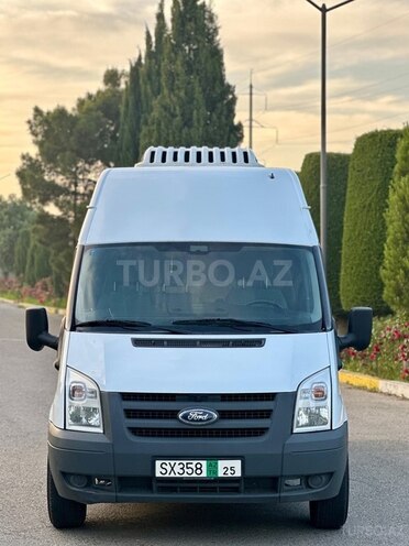 Ford Transit-1