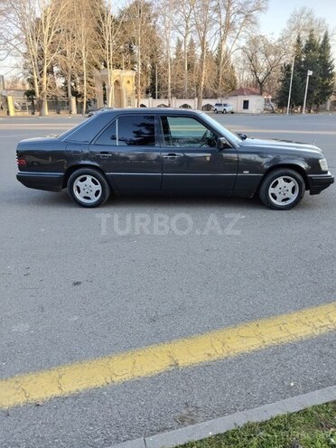Mercedes E 220 1995, 704,848 km - 2.2 l - Mingəçevir