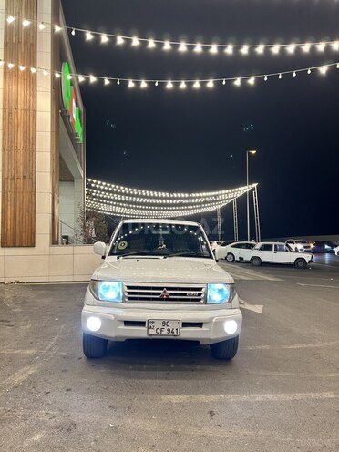 Mitsubishi Pajero io 1999, 225,000 km - 1.8 l - Bakı