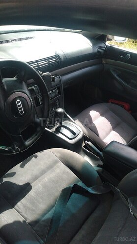 Audi A4 1997, 425,000 km - 1.8 l - Saatlı