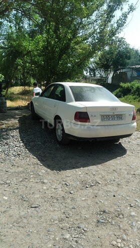 Audi A4 1997, 425,000 km - 1.8 l - Saatlı