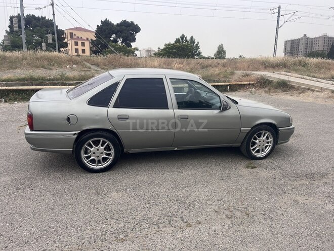 Opel Vectra 1993, 200,000 km - 2.0 л - Bakı