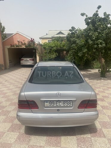 Mercedes E 270 2001, 361,000 km - 2.7 l - Bakı