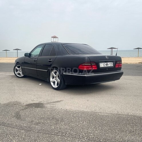 Mercedes E 280 2001, 420,000 km - 2.8 l - Bakı