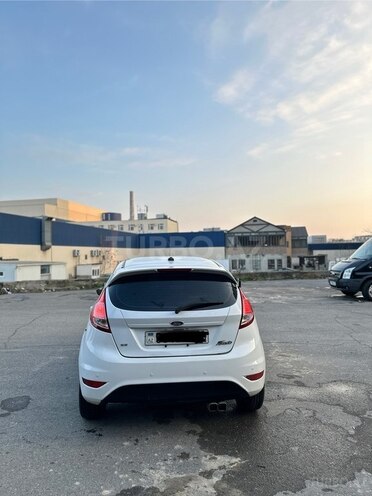 Ford Fiesta 2015, 171,000 km - 1.6 l - Bakı