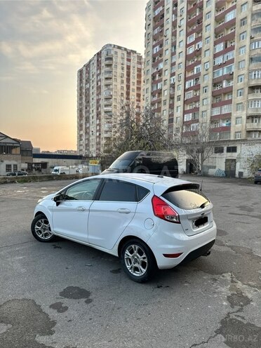 Ford Fiesta 2015, 171,000 km - 1.6 l - Bakı