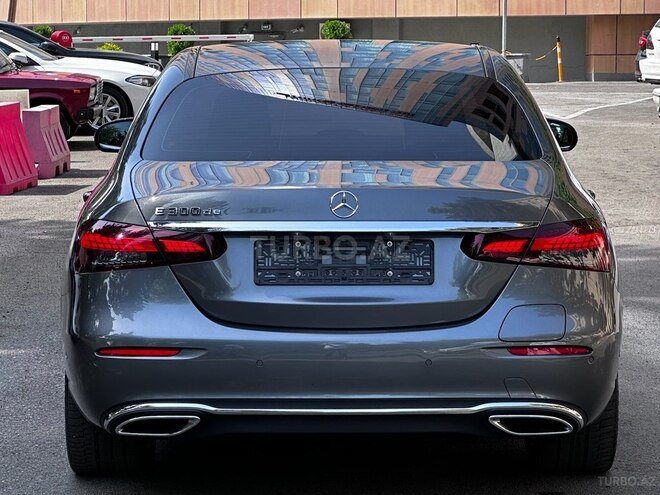 Mercedes E 300 de-9