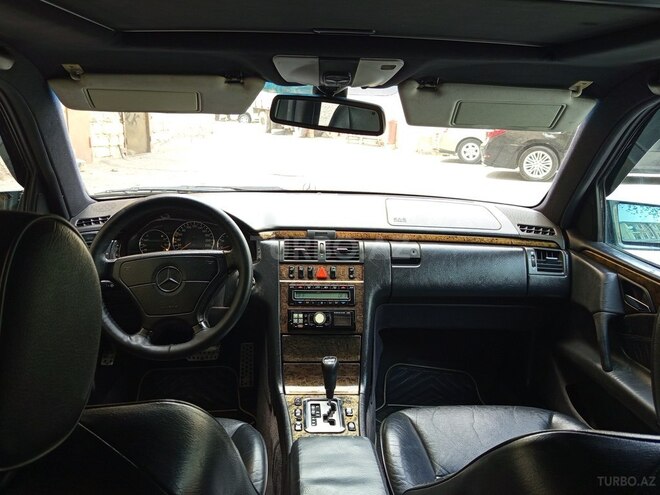 Mercedes E 240 1998, 223,000 km - 2.4 l - Bakı