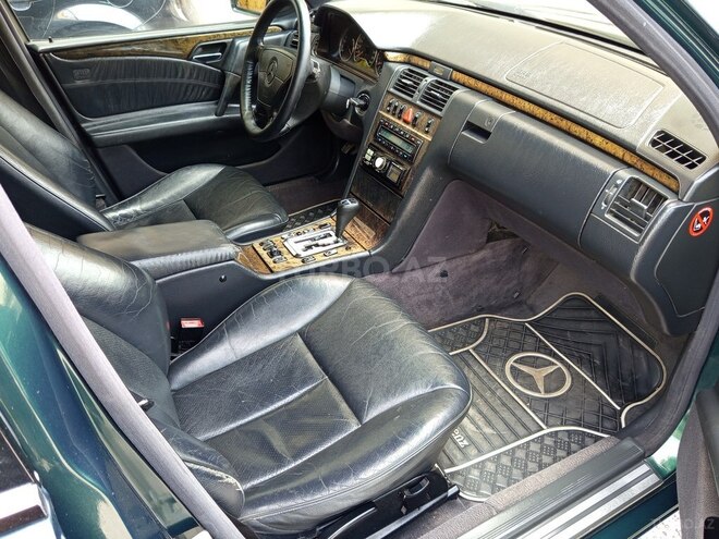 Mercedes E 240 1998, 223,000 km - 2.4 l - Bakı