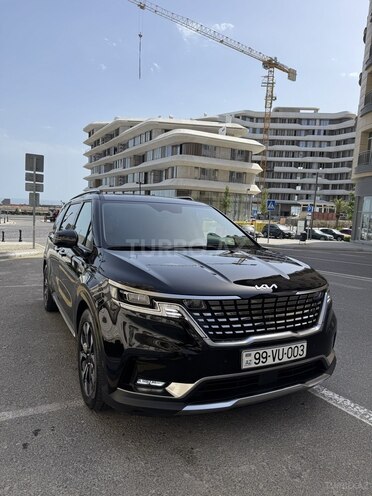 Kia Carnival-1
