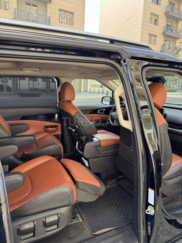 Kia Carnival-11