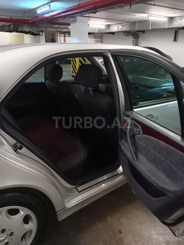 Mercedes E 240 1999, 283,000 km - 2.4 л - Bakı