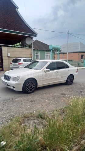 Mercedes C 240 2001, 352,000 km - 2.6 l - Qazax