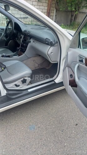 Mercedes C 240 2001, 352,000 km - 2.6 l - Qazax
