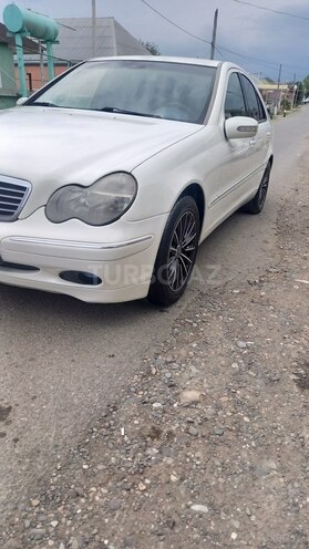 Mercedes C 240 2001, 352,000 km - 2.6 l - Qazax