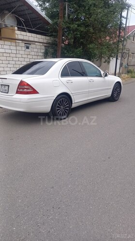 Mercedes C 240 2001, 352,000 km - 2.6 l - Qazax