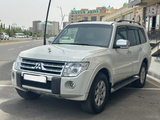 Mitsubishi Pajero 2012, 185,800 km - 3.5 л - Bakı
