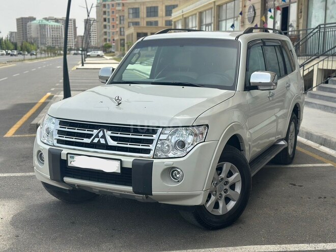 Mitsubishi Pajero 2012, 185,800 km - 3.5 л - Bakı