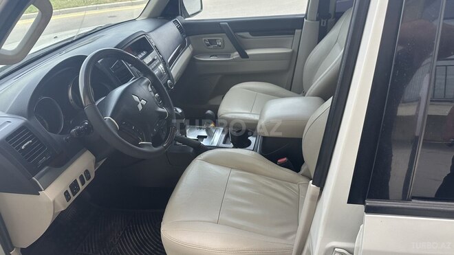 Mitsubishi Pajero 2012, 185,800 km - 3.5 л - Bakı